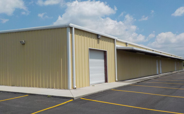 Pictures of Retail, Industrial property located at 11818 Business 83 Highway, La Feria, TX 78559 for lease - image #1