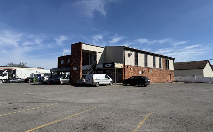 Pictures of Retail, Office property located at 1055-1068 Country Club Road, Columbus, OH 43227 for lease - image #1