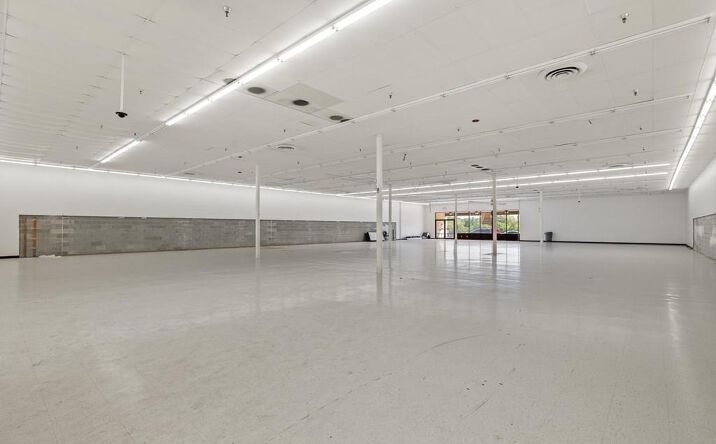Pictures of Retail, Restaurant, Office, Special Purpose property located at 860 W Fourth Street, Mansfield, OH 44906 for lease - image #1