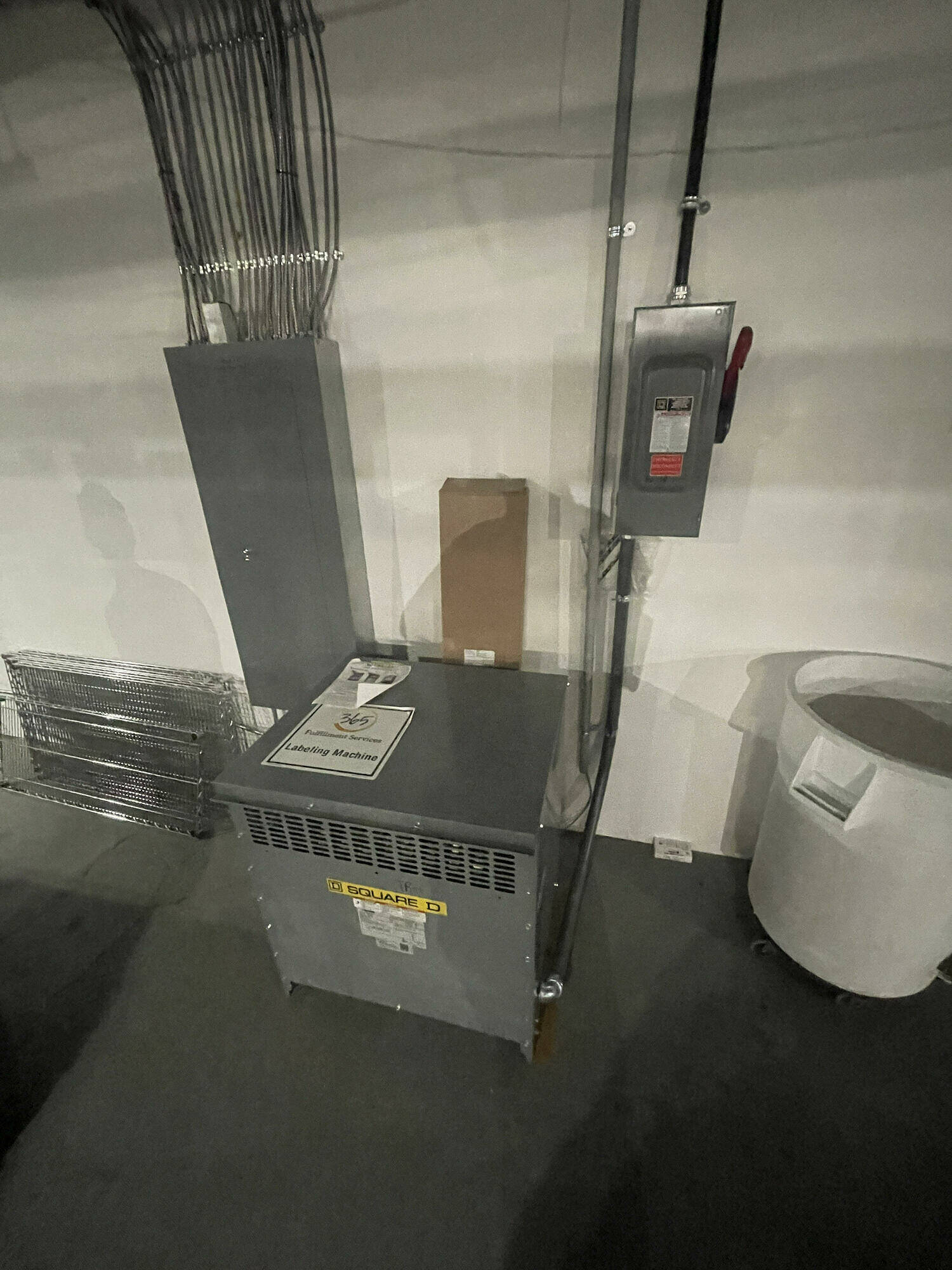 1663839