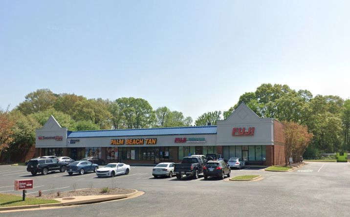 Pictures of Retail property located at 1499 S College St, Auburn, AL 36832 for lease - image #1