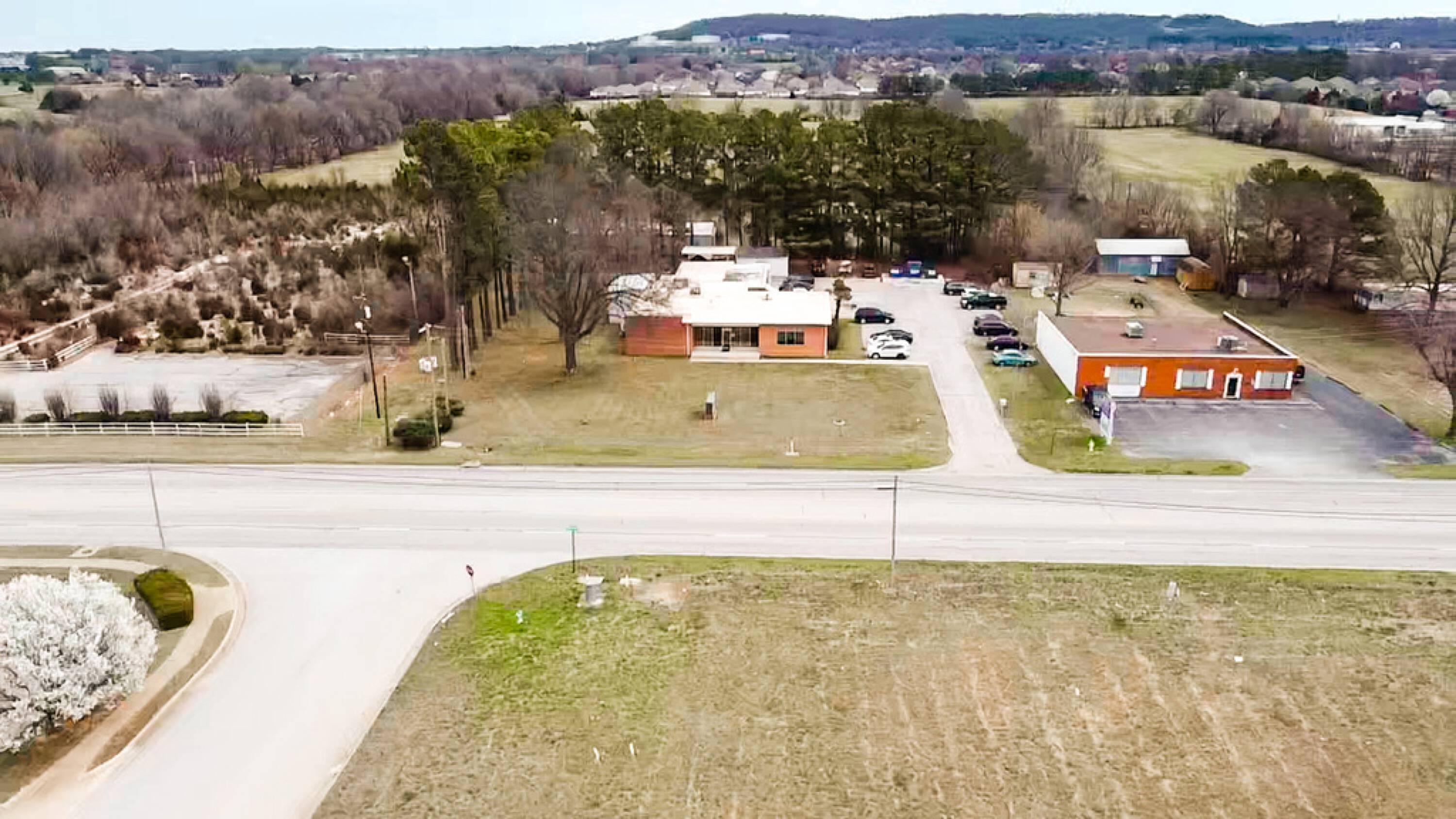 3559 N Thompson St, Springdale, AR 72764 | Crexi.com