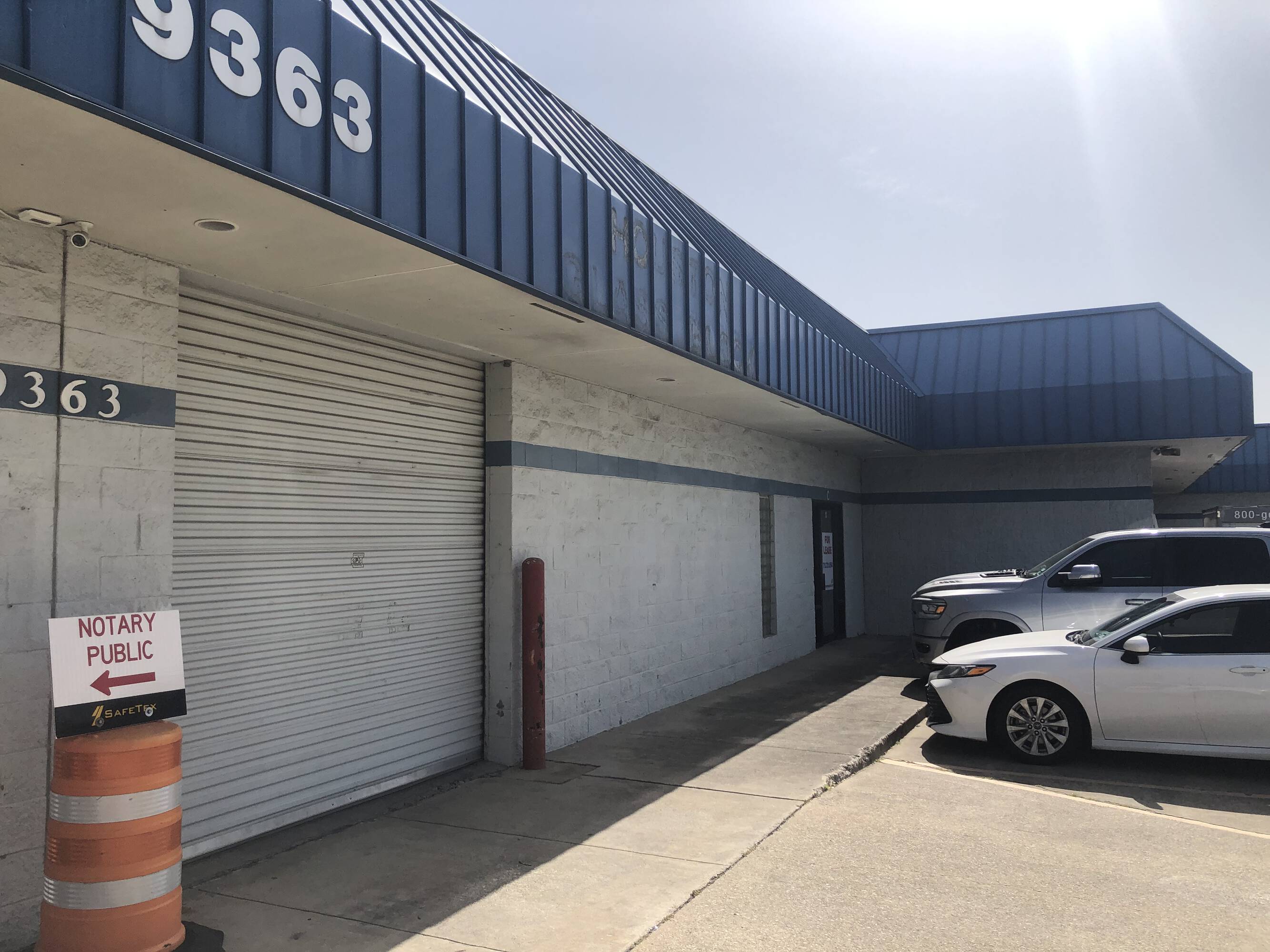 9363 Winkler Dr, Houston, TX 77017