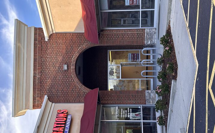 Pictures of Retail property located at 3200 Woodward Crossing Blvd, Buford, GA 30519 for lease - image #1