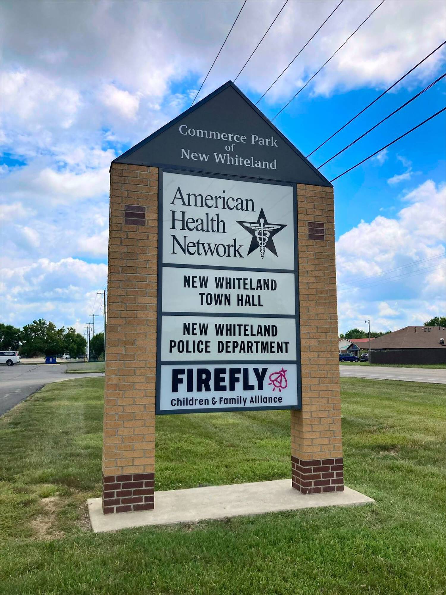 520 Tracy Rd, Whiteland, IN 46184