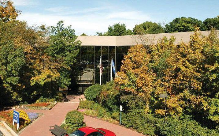 Pictures of Office property located at 250 N. Sunny Slope Road, Brookfield, WI 53005 for lease - image #1