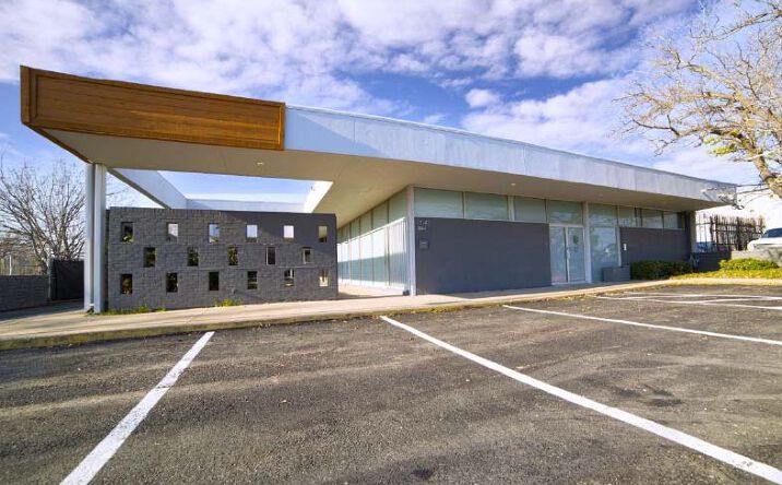 Pictures of Office, Industrial property located at 2043 Empire Central Dr, Dallas, TX 75235 for lease - image #1