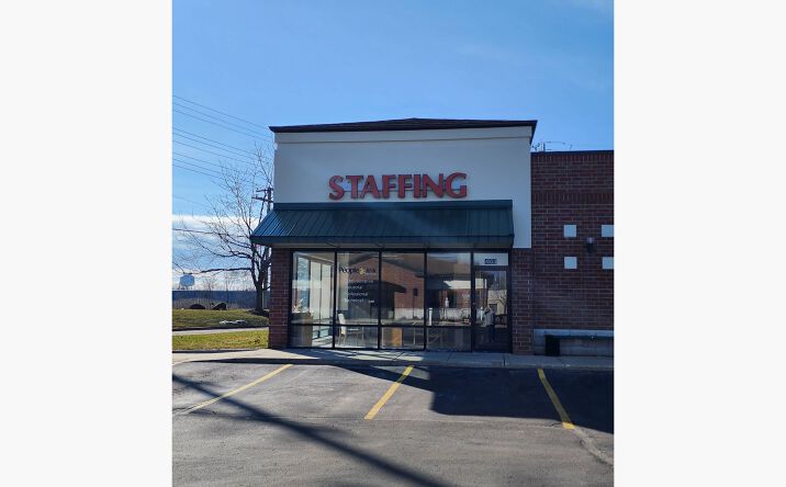 Pictures of Retail, Office, Restaurant property located at 4103 W Shamrock Ln, McHenry, IL 60050 for lease - image #1
