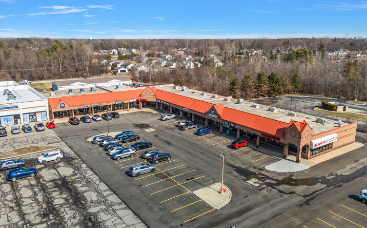 Pictures of Retail, Office property located at 3150-3188 Gratiot Blvd, Marysville, MI 48040 for lease - image #1