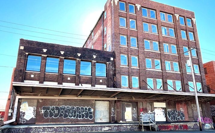 Pictures of Retail property located at 1127 W 8th St, Kansas City, MO 64101 for lease - image #1