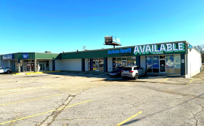 Pictures of Retail property located at 4899 Summer Ave, Memphis, TN 38122 for lease - image #1