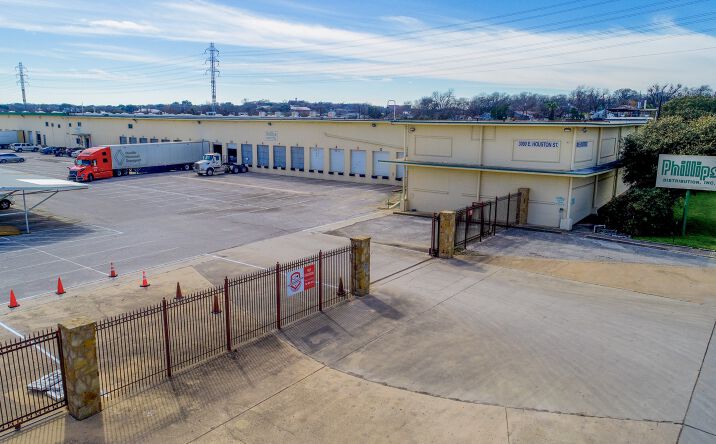 Pictures of Office, Industrial property located at 3000 E Houston St, San Antonio, TX 78219 for lease - image #1