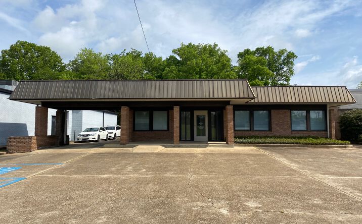 Pictures of Office property located at 808 Garfield St, Tupelo, MS 38801 for lease - image #1