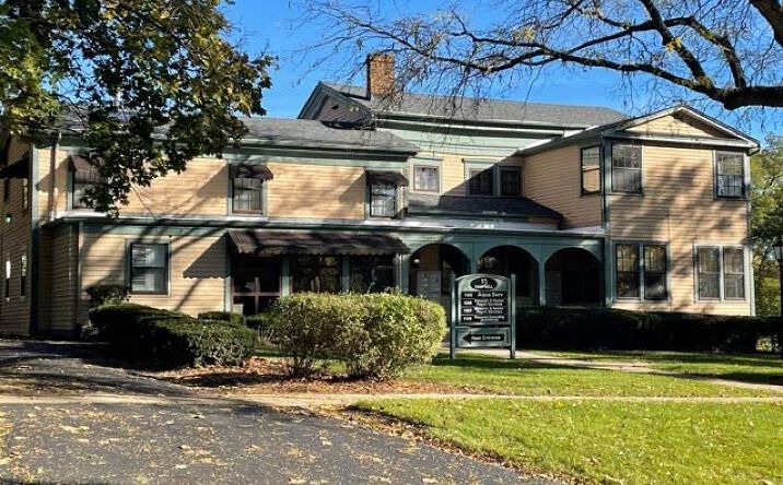 Pictures of Office property located at 115 Campbell St, Geneva, IL 60134 for lease - image #1