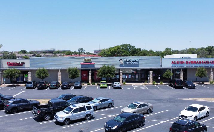 Pictures of Retail property located at 13776 Research Blvd, Austin, TX 78750 for lease - image #1