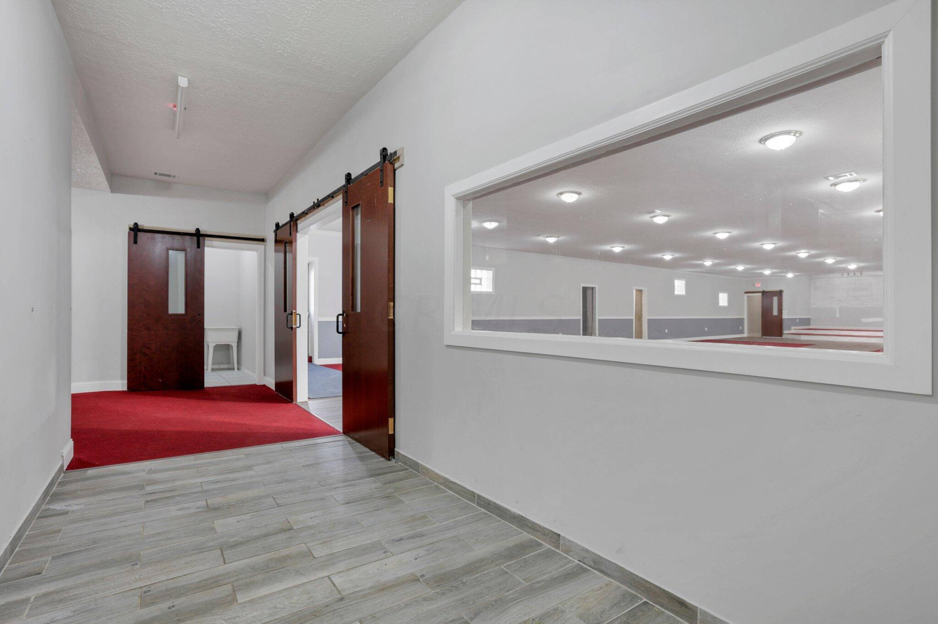 2000 Lockbourne Road, Columbus, OH 43207