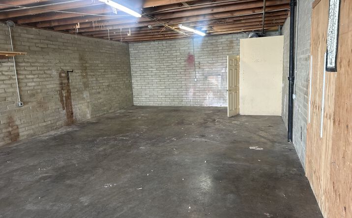 Pictures of Industrial property located at 14762 Arminta St, Los Angeles, CA 91402 for lease - image #1