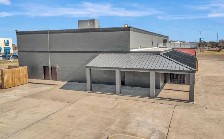 Pictures of Retail, Office, Special Purpose property located at 4106 Houston Hwy, Victoria, TX 77901 for lease - image #1
