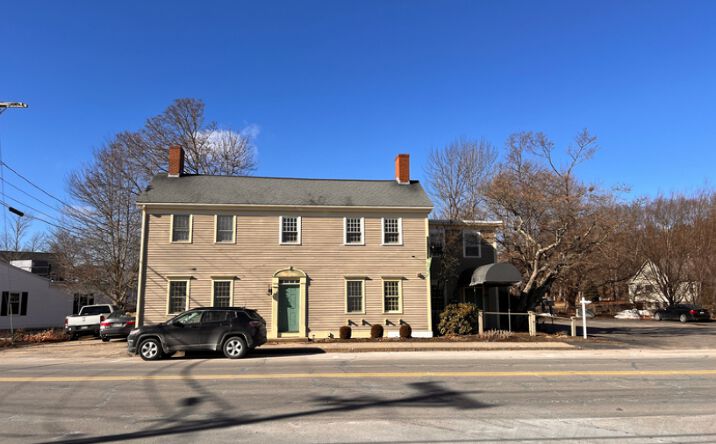 Pictures of Office property located at 16 Long Sands Rd, York, ME 03909 for lease - image #1