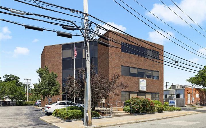 Pictures of Office, Restaurant, Retail property located at 999 South Broadway UNIT 1, East Providence, RI 02914 for lease - image #1