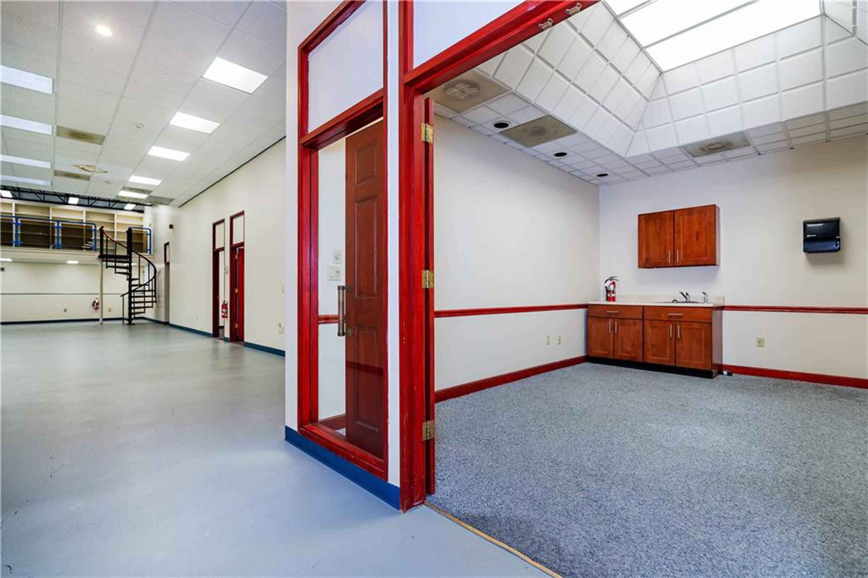 29 Lark Industrial PKWY Lark Industrial Parkway, Smithfield, RI 02828