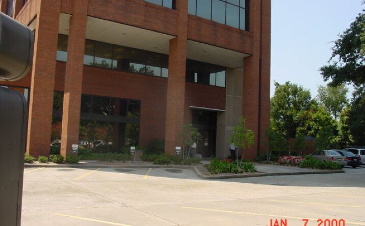 Pictures of Office property located at 102 Versailles Blvd, Lafayette, LA 70501 for lease - image #1