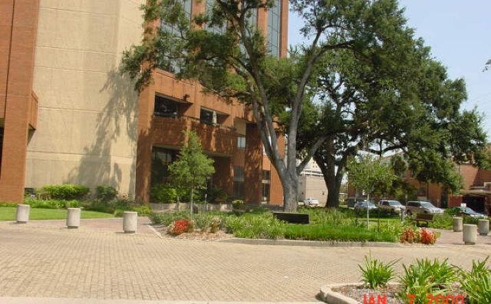 Pictures of Office property located at 102 Versailles Blvd, Lafayette, LA 70501 for lease - image #1