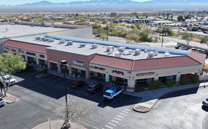 Pictures of Retail property located at 1355 W Duval Mine Rd, Green Valley, AZ 85614 for sales - image #1