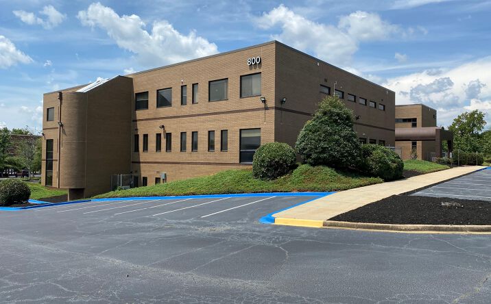 Pictures of Office property located at 800 Pelham Rd, Greenville, SC 29615 for lease - image #1