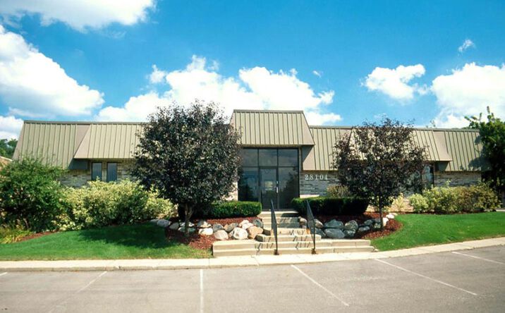 Pictures of Office property located at 28104 Orchard Lake Rd, Farmington Hills, MI 48334 for lease - image #1
