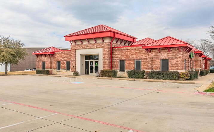 Pictures of Retail property located at 418 Village Dr, Murphy, TX 75094 for lease - image #1