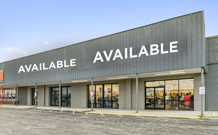 Pictures of Retail property located at 141 Hwy 641 N, Camden, TN 38320 for lease - image #1