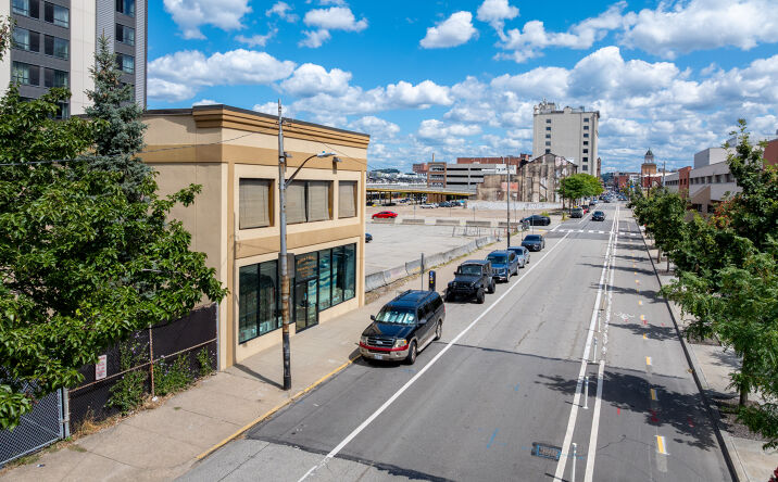 Pictures of Retail, Office property located at 1421 Penn Ave, Pittsburgh, PA 15222 for lease - image #1