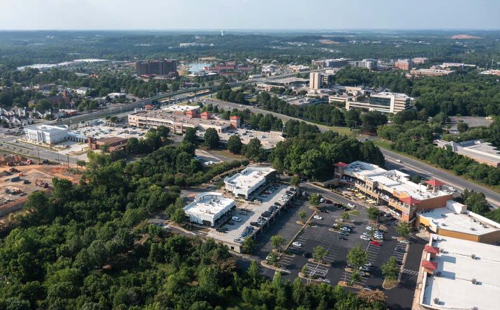 Pictures of Retail, Office, Restaurant property located at 430 E McCullough Dr, Charlotte, NC 28262 for lease - image #1