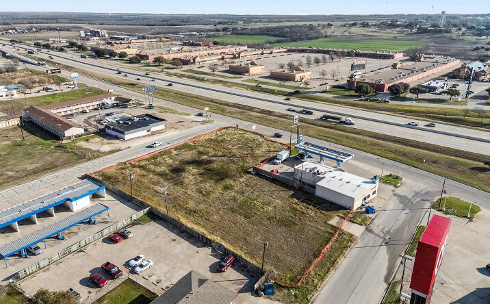 Pictures of Land property located at 1.479 Acres on TBD IH35, Hillsboro, TX 76645 for lease - image #1
