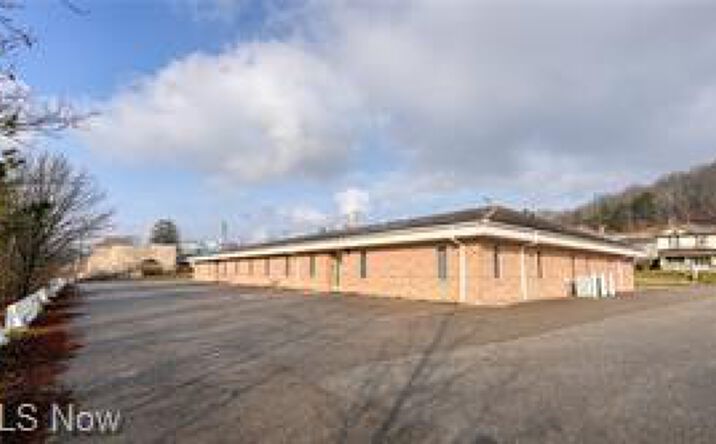 Pictures of Office property located at 2050 E Wheeling Avenue, Cambridge, OH 43725 for lease - image #1