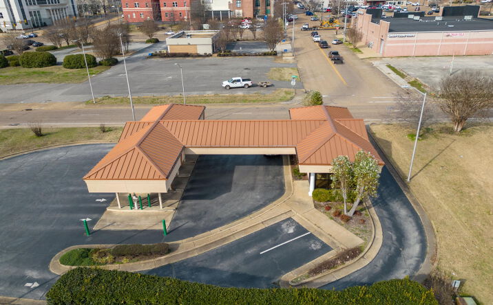 Pictures of Retail, Office property located at 332 S Highland Ave, Jackson, TN 38301 for lease - image #1