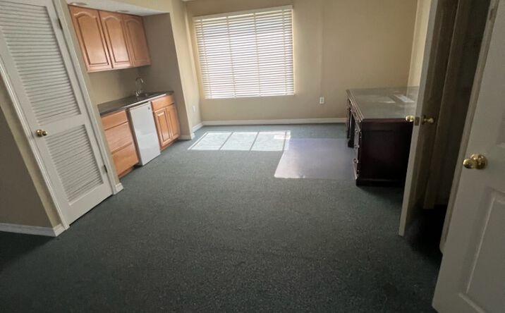 Pictures of Office property located at 4592 FL-20, Niceville, FL 32578 for lease - image #1
