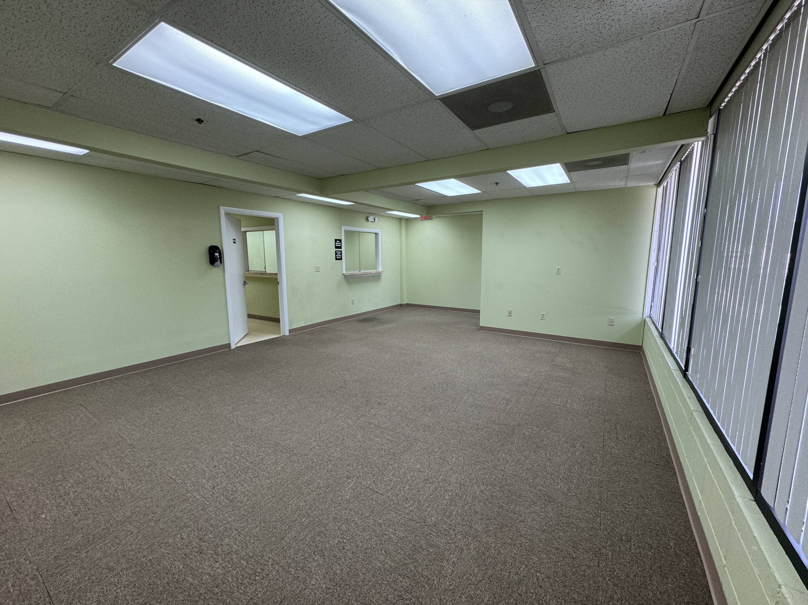 950 Yale Ave, Wallingford, CT 06492