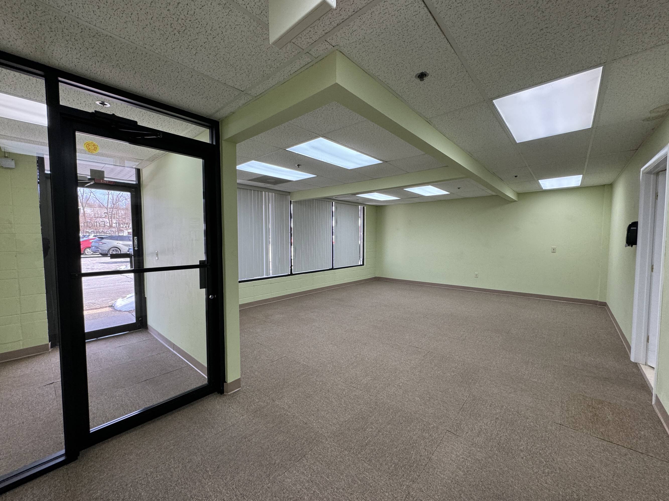 950 Yale Ave, Wallingford, CT 06492