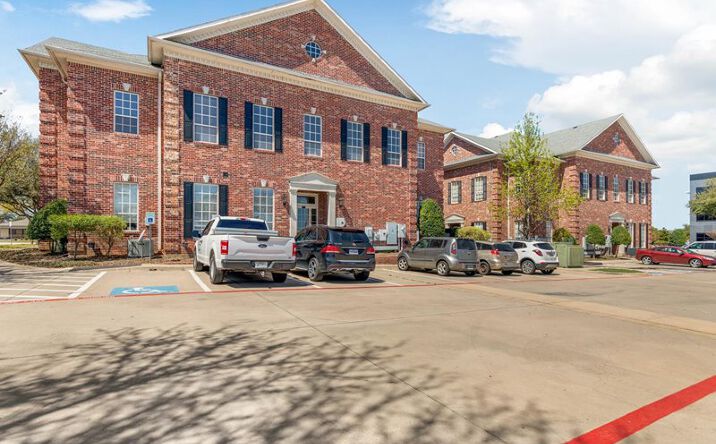 Pictures of Office property located at 1235-1245 S Main St, Grapevine, TX 76051 for lease - image #1