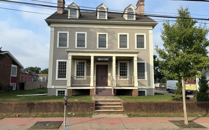 Pictures of Office property located at 339 Somerset St, North Plainfield, NJ 07060 for lease - image #1
