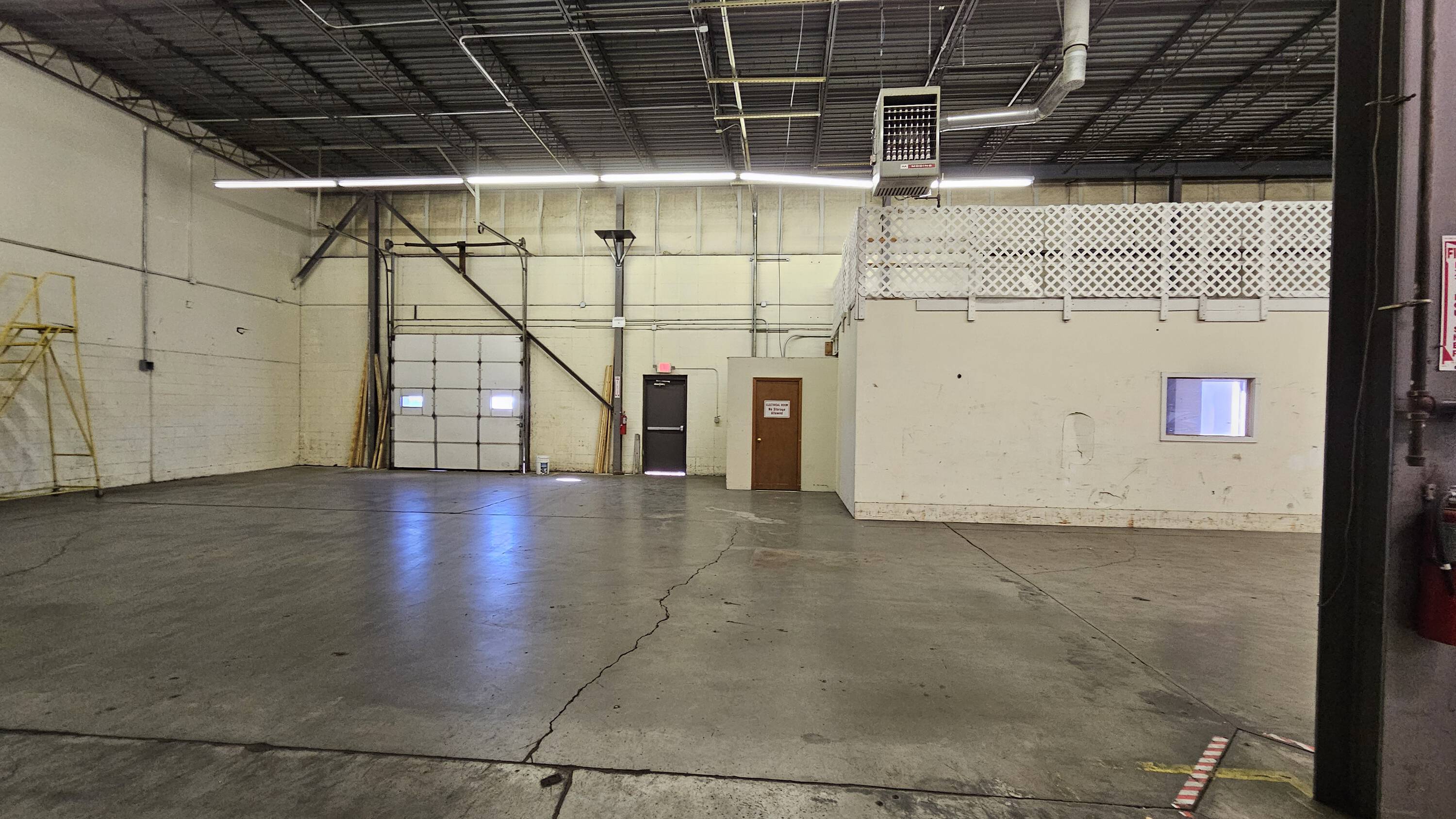 15 Tinker Ave, Londonderry, NH 03053