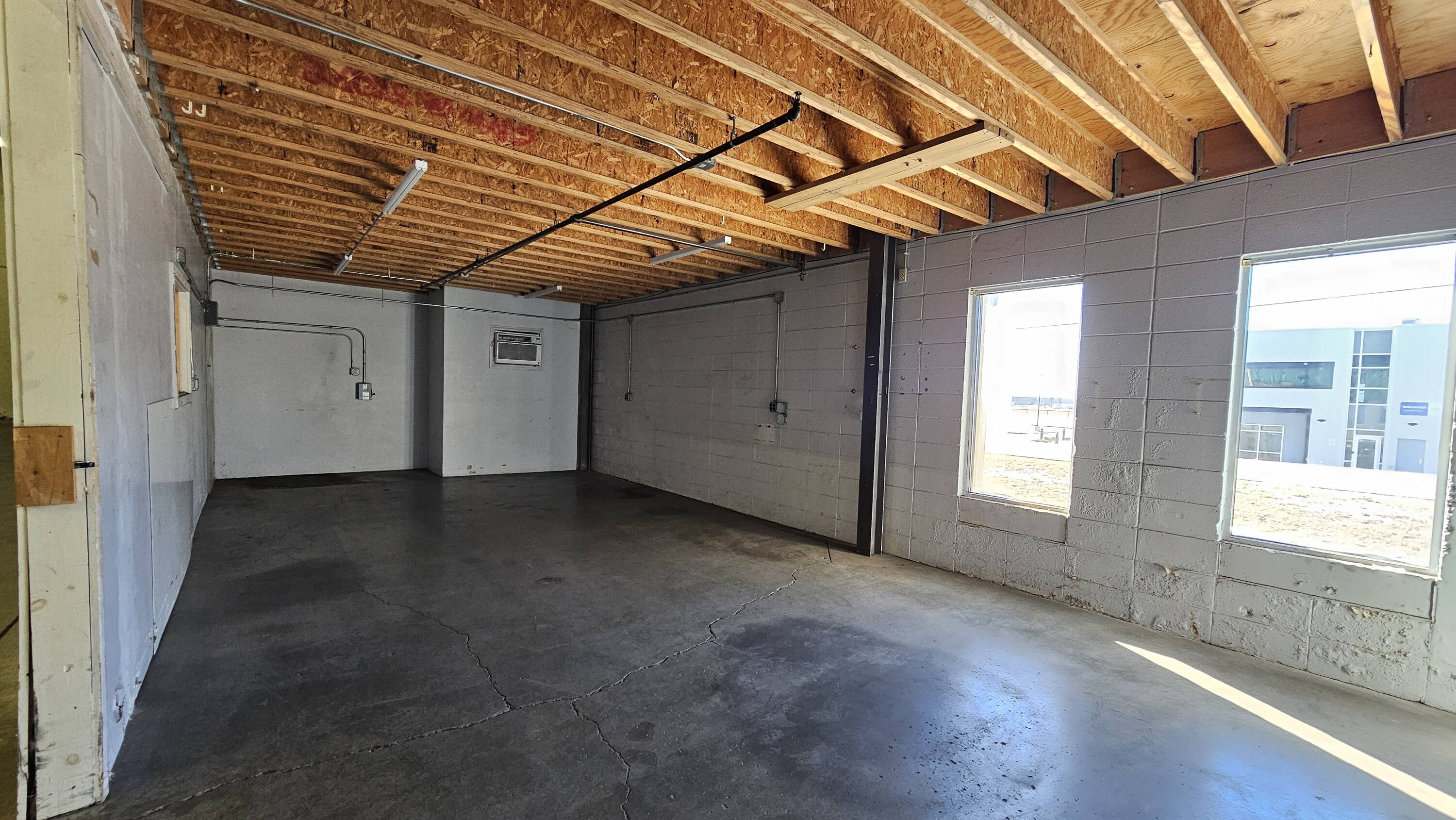 15 Tinker Ave, Londonderry, NH 03053