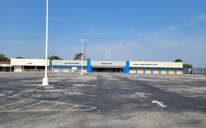 Pictures of Retail property located at 1010 N Main St, Bushnell, FL 33513 for lease - image #1