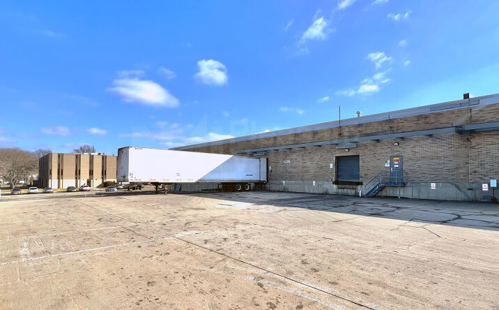 Pictures of Industrial property located at 4550 Darrow Rd, Stow, OH 44224 for lease - image #1