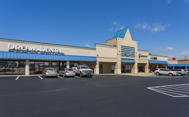 Pictures of Retail, Office property located at 900 Conference Dr, Goodlettsville, TN 37072 for lease - image #1