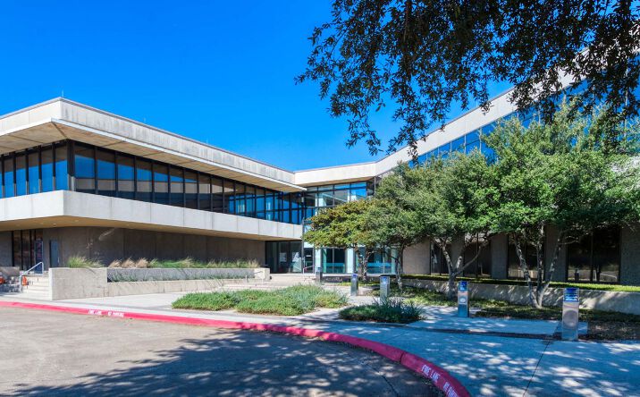 Pictures of Office property located at 3200 East Airfield Drive, Dallas/Fort Worth International Airport, TX 75261 for lease - image #1