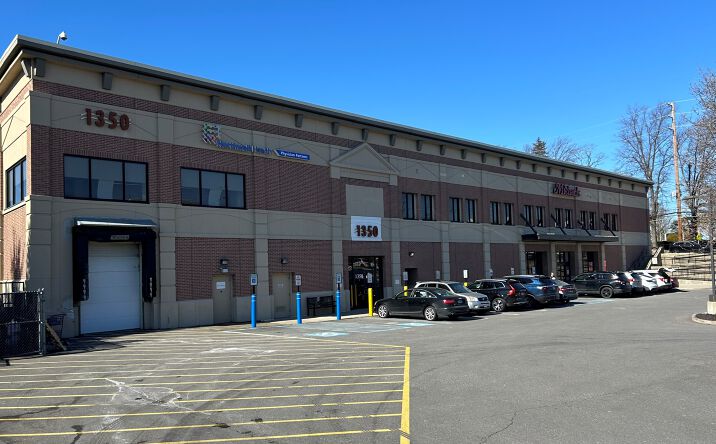 Pictures of Office property located at 1350 Northern Blvd, Manhasset, NY 11030 for lease - image #1