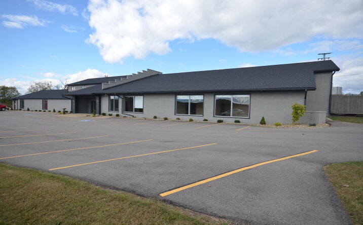 Pictures of Retail, Office property located at 445 East Turkeyfoot Lake Road, Akron, OH 44319 for lease - image #1